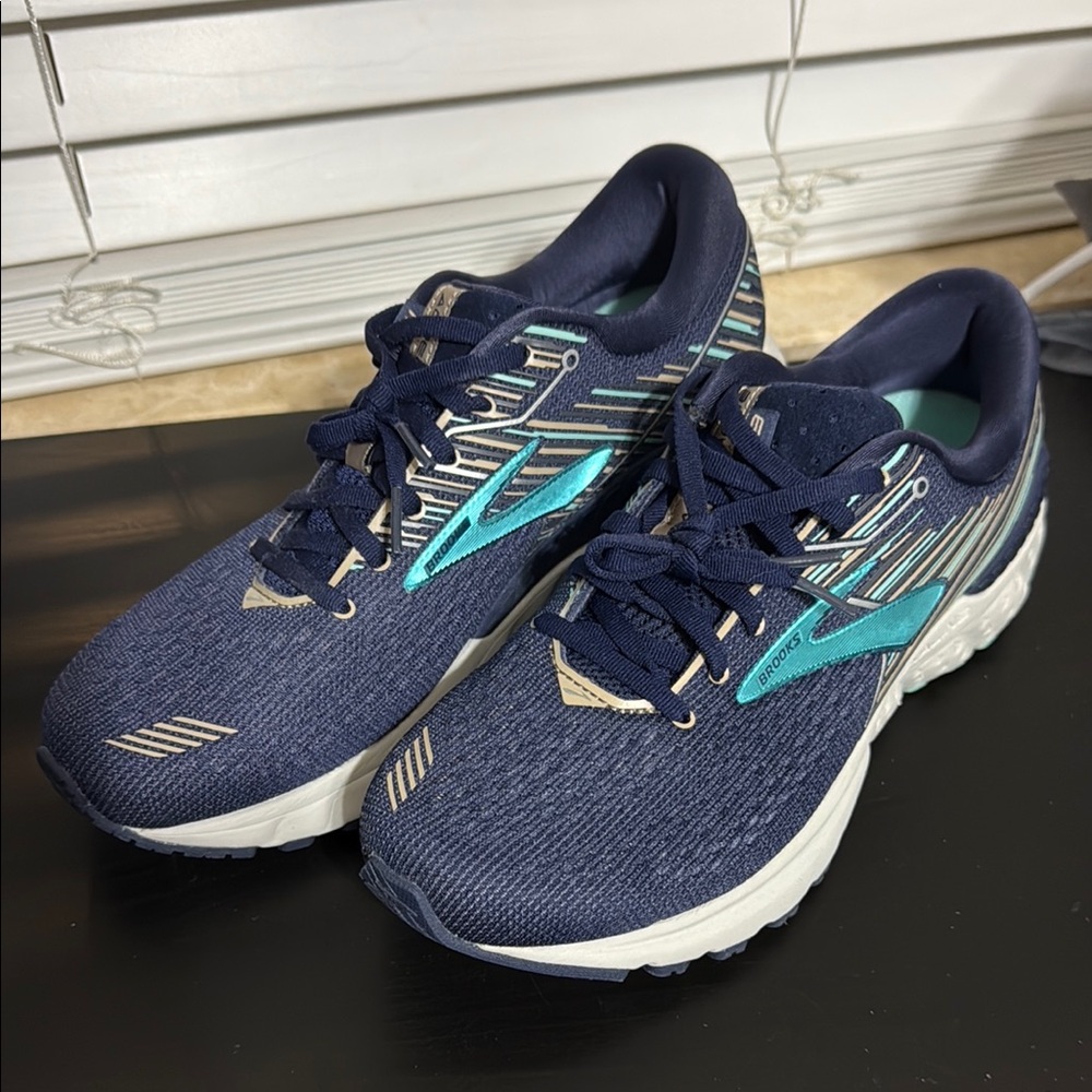 Women's Brooks Running Shoes